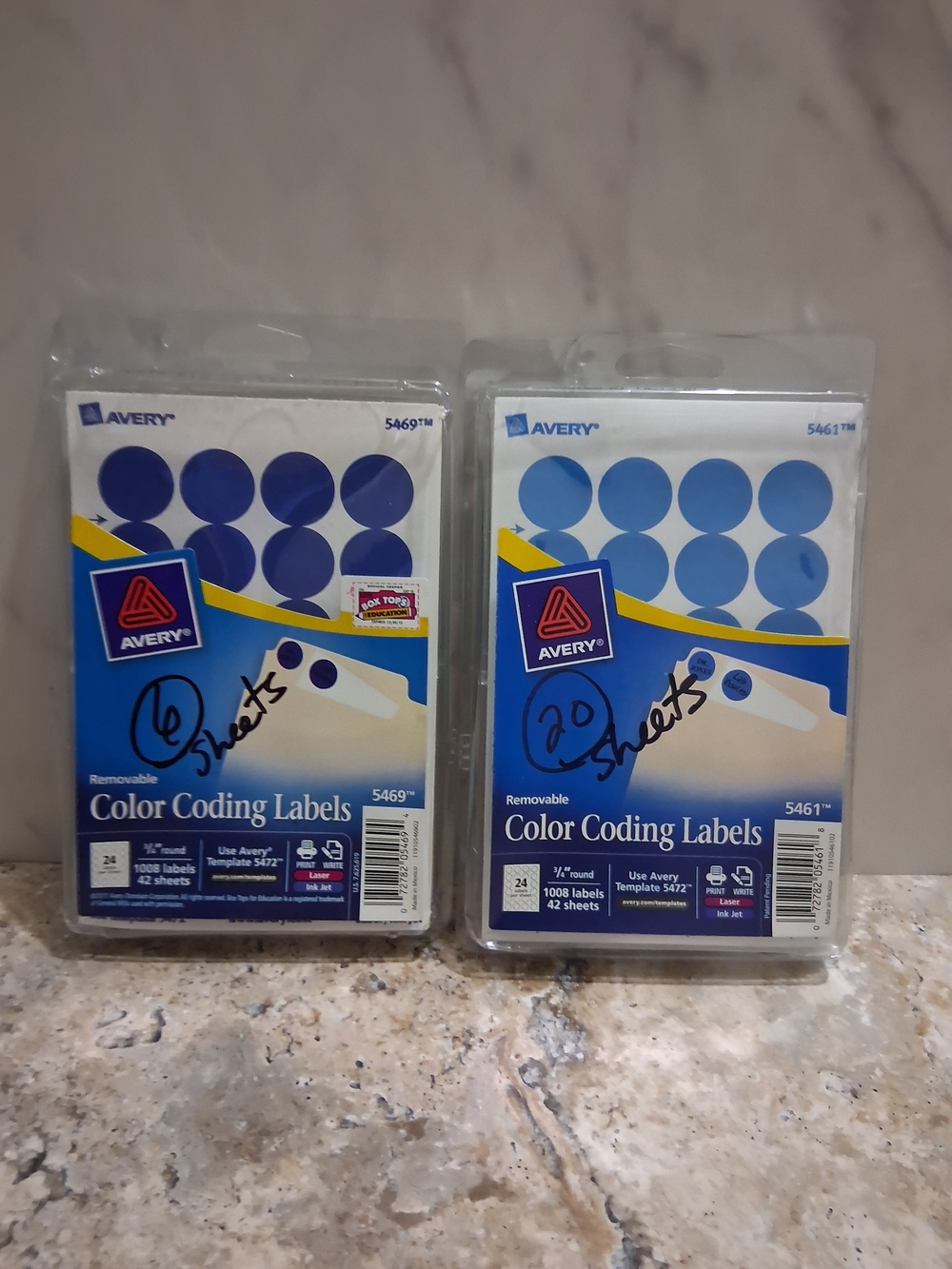 Avery Removable Round Color Coding Labels in Dark and Light Blue